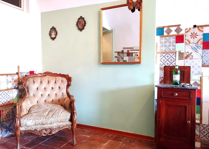 Maya : Casa Rustica Con Vista Panoramica